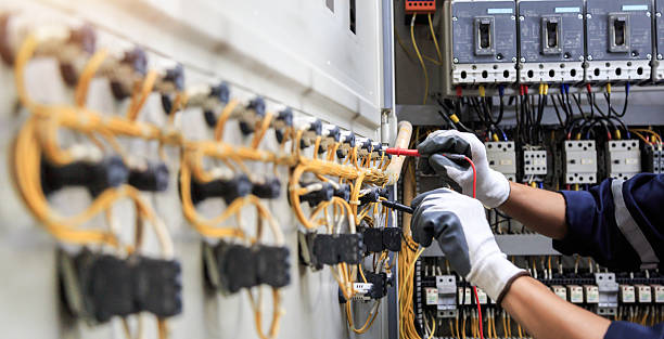 Professional Electrician technician working in River Road, OR
